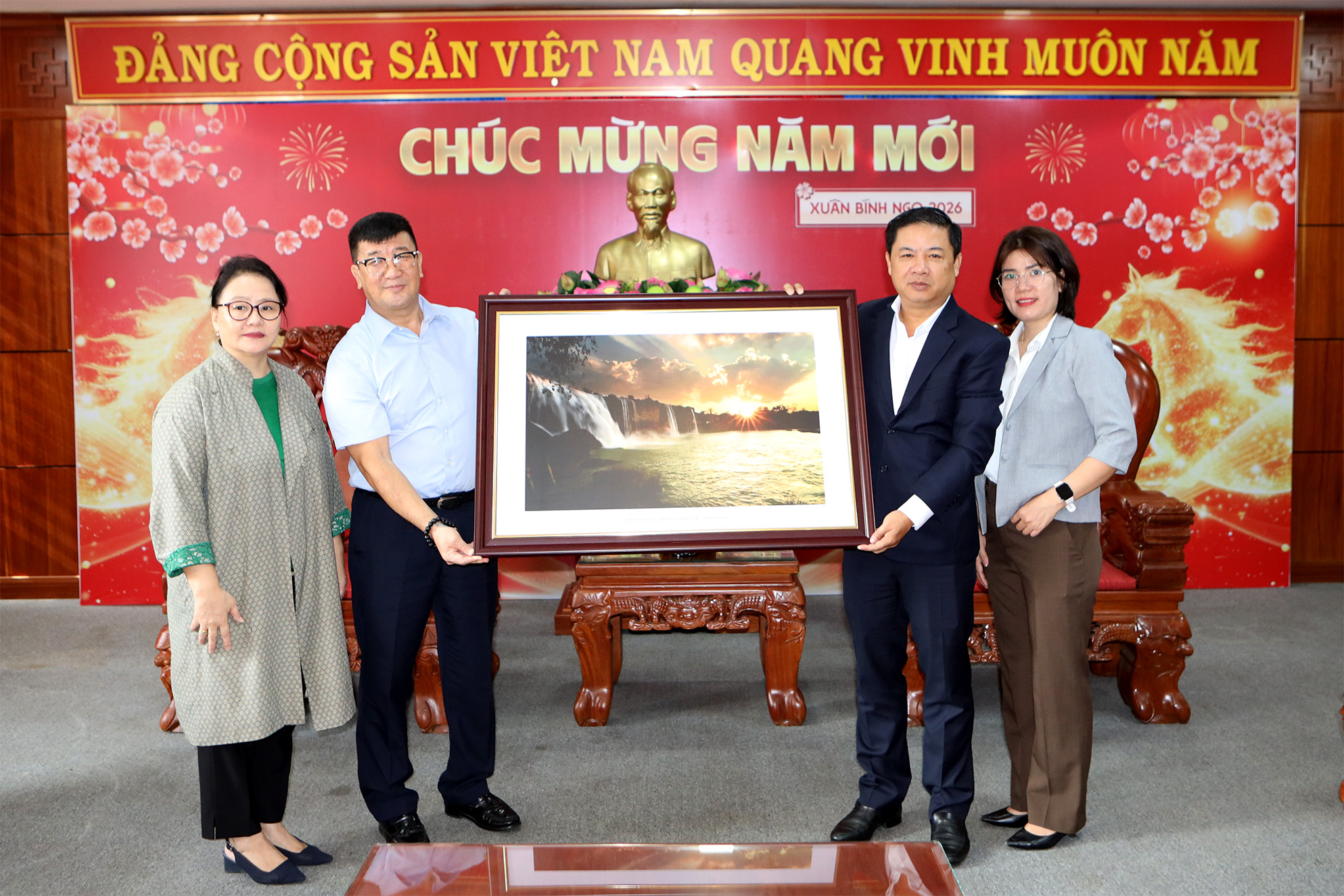 Bí thư Tỉnh ủy Lương Nguyễn Minh Triết tiếp Đại sứ đặc mệnh toàn quyền Mông Cổ tại Việt Nam