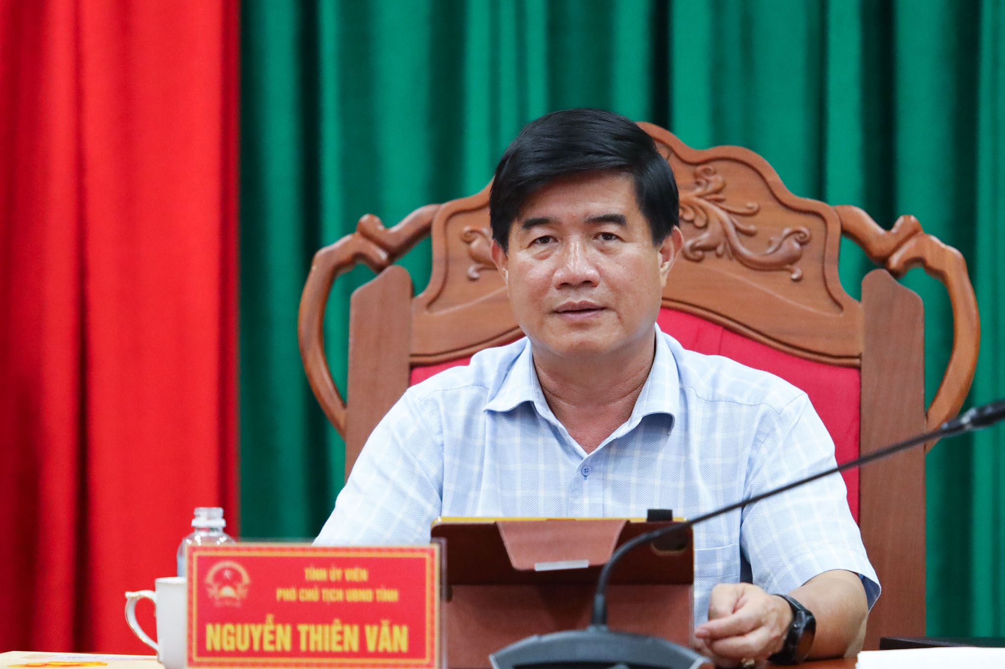 810-hoithao-2