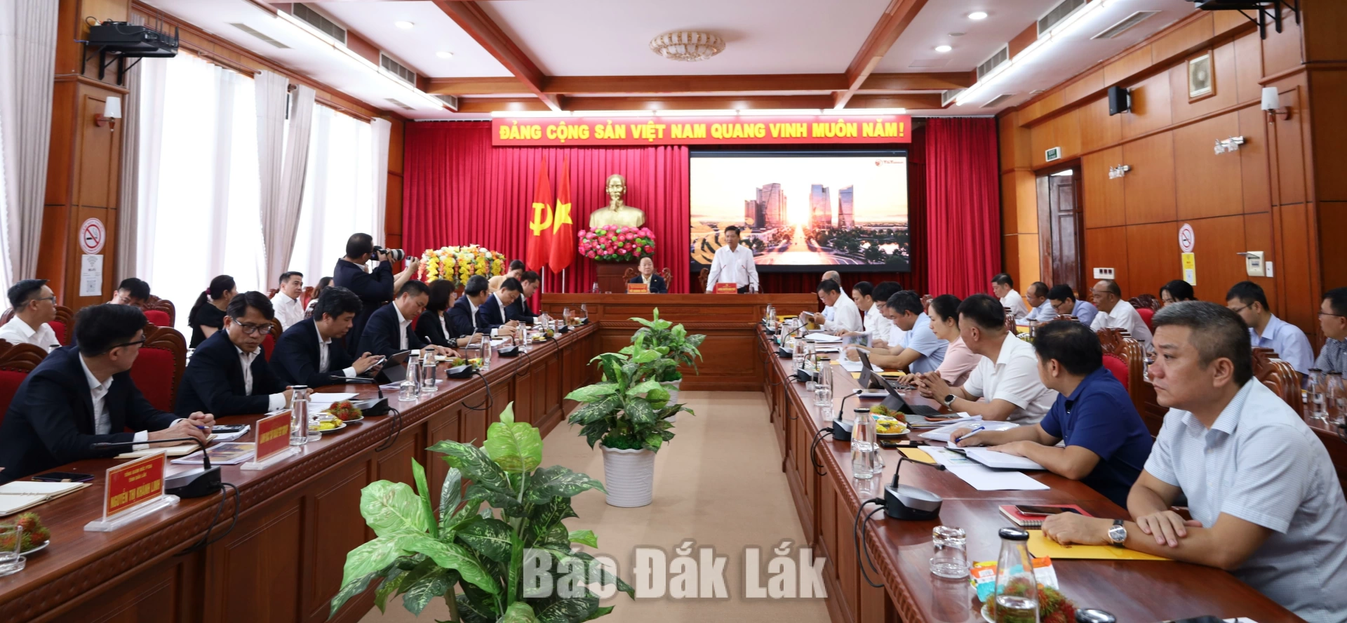 Thường trực Tỉnh ủy làm việc với Tập đoàn T&T về các dự án năng lượng, bất động sản